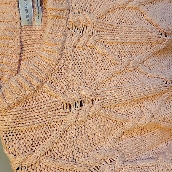 Urban Outfitters Glamorous Cropped cable knit sweater - Picture 2 of 7